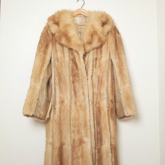 Fur Coat - Picture 1 of 8